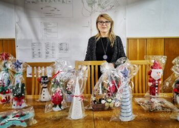 Sărbătorile de iarnă i-au inspirat pe artiștii de la SRCF Constanța, care au organizat o expoziție de arte vizuale