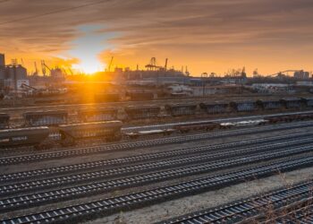 68 de linii de cale ferată din incinta Portului Constanța, modernizate în 2023