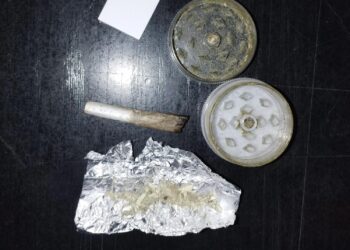 Doi bărbați, prinși cu substanțe interzise, în Portul Turistic Tomis 