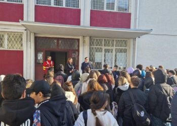 Exercițiu de evacuare în caz de cutremur la Liceul Tehnologic „Ioan N. Roman” Constanța