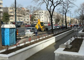 Și totuși, se mișcă! Buda-șifonier a ajuns în intersecție (FOTO)