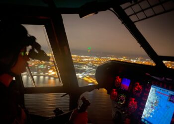 Exercițiu de evacuare de tip extracție prin troliere pe timp de noapte