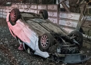 Mașină răsturnată în Cobadin