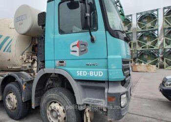 Autoutilitară, căutată de autoritățile din Italia, descoperită în Portul Constanța