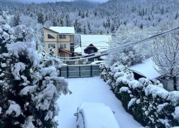 Încă este iarnă la munte (FOTO) 