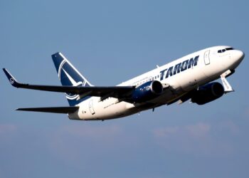 Avion TAROM cu pasageri la bord, lovit de fulger