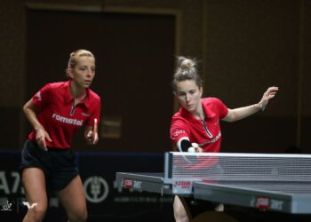 Au ajuns în primele 16