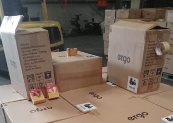 3.000 de căști audio contrafăcute, reținute de către inspectorii vamali constănțeni