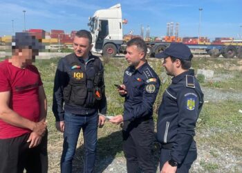 Peste 150 de persoane, verificate de polițiștii de imigrări din Constanța, prin aplicația eDAC