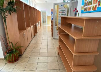 Continuă procesul de montare a noului mobilier la grădinițele din Cumpăna