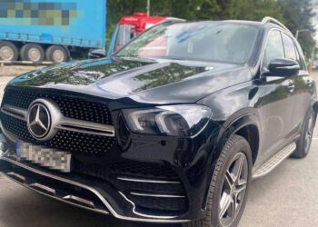 Bolid de lux, căutat de autorităţile din Italia, descoperit la Negru Vodă