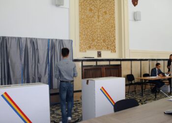 România, pe primul loc în UE după numărul tinerilor care vor să meargă la vot la alegerile europene 