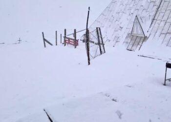 Moș Crăciun se simte ca acasă în România și în luna mai (FOTO) 