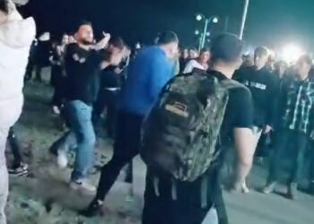 VIDEO: Dosar penal pentru tinerii care s-au încăierat, noaptea trecută, în Vama Veche