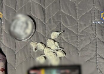 Constanța: Doi bărbați, reținuți pentru trafic de droguri de mare risc(FOTO/VIDEO)