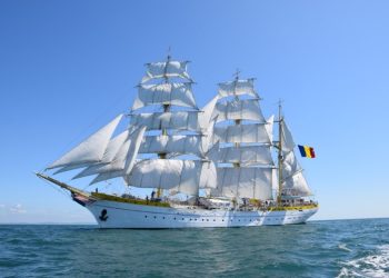 Nava-şcoală „Mircea” pleacă într-un nou marş internaţional de instrucţie pe Marea Mediterană