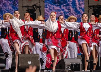 Regal folcloric la Centrul ,,Jean Constantin’’