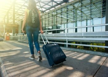 DNSC, recomandări pentru protecţia datelor personale şi financiare în sezonul vacanţei