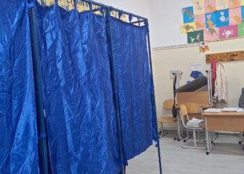 Românii au ieșit la VOT. Aproximativ 19 milioane de oameni sunt așteptați azi la urne