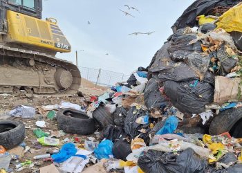 Operatorul depozitului de deșeuri Ovidiu, amendat de Garda de Mediu