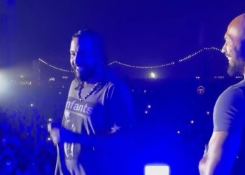 Un nou moment controversat la Beach, Please! Andrew Tate, pe scenă (VIDEO)