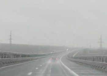 Ploaie torențială pe Autostrada Soarelui. Risc de acvaplanare