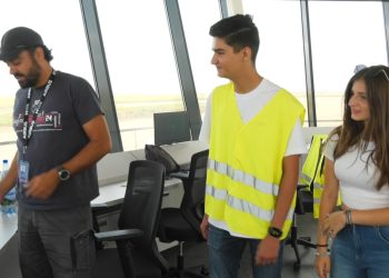 Tot mai multi tineri din România vor să devină piloți