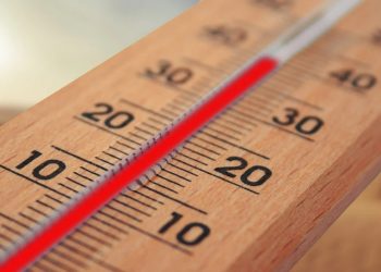 Valori termice mai ridicate decât cele normale în aproape toată ţara, în luna iulie 