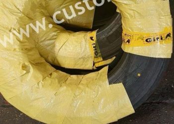 Anvelope și schimbătoare de viteză contrafăcute, reținute de inspectorii vamali