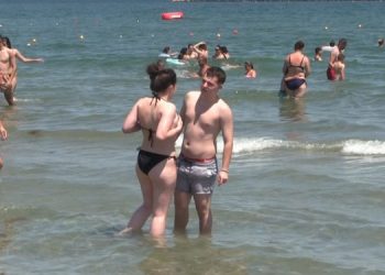 Alertă sanitară la Vadu și Corbu! Concentrație mare de E.coli, în apa mării