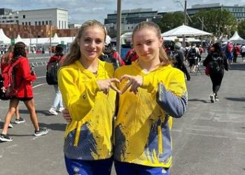 Gimnastele Sabrina Maneca Voinea și Ana Maria Bărbosu concurează în finale la sol și bârnă