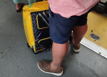 Iată ce fac livratorii, ca să nu clacheze în fața căldurii!