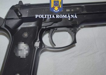 Percheziții în Mangalia și 23 August. Doi bărbați ar fi distrus geamul unui restaurant folosind o armă