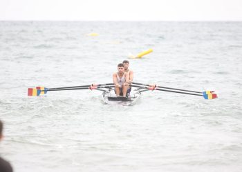 A început Campionatul Național de Canotaj pe Mare