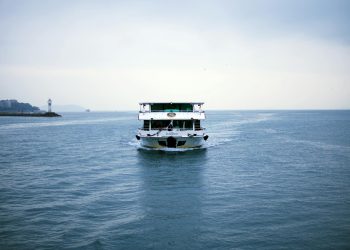 Atenţionare de călătorie pentru Bulgaria! Se supendă temporar transportul cu feribotul la un punct de frontieră