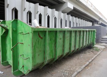 Containerele pentru deșeurile voluminoase ajung în cartierele Henri Coandă și Inel II