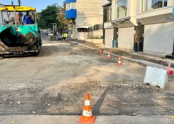 Trafic blocat pe o stradă din cartierul Tomis I