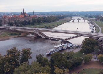 Pod prăbușit parțial în Dresda 