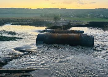 Pod distrus de inundații în județul Galați, reconstruit de militari (FOTO) 