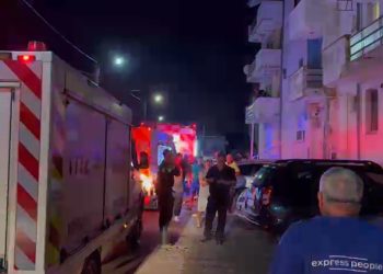 Explozie puternică într-un bloc din Ovidiu! Un bărbat a testat butelia cu bricheta (FOTO/VIDEO)