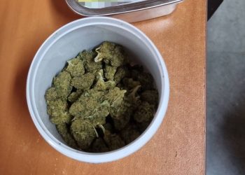 Cercetați pentru trafic de droguri