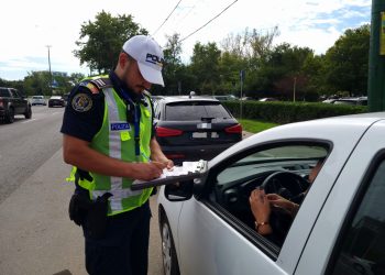 Polițiștii au intervenit la peste 400 de evenimente, semnalate prin apel la 112 în weekend