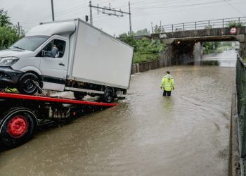 Problemele cu transportul se extind în Europa Centrală după inundaţiile din ultimele zile