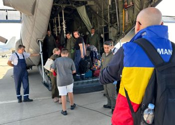 Un grup de cetățeni români, repatriați cu succes din Liban