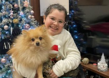 Hoţii aduc înapoi câinele furat unei fetițe cu dizabilități