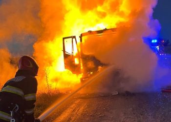 Incendiu produs la un camion, în apropierea localității Ceatalchioi