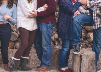 Românii trăiesc în case supraaglomerate!