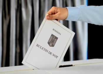A început votarea! Alegătorii, aşteptaţi la urne în cele aproape 19.000 de secţii din țară