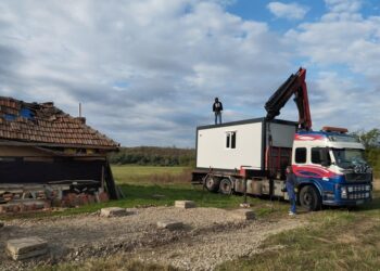 Container plin cu…speranțe. Iată cum putem ajuta oamenii fără casă