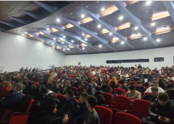 Conferința „Drogurile, de la fascinație la dependență” – un real succes la cea de-a II-a ediție